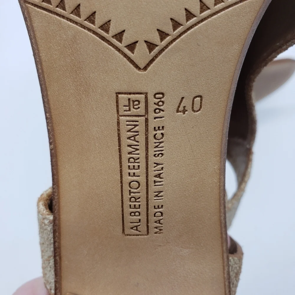 Alberto Fermani heeled sandals Women EU 40 gold crackle leather side buckle